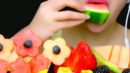 韩国吃播的水果拼盘,玩出新花样,五彩斑斓